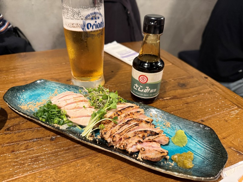 地鶏と島野菜 粋蓮の地鶏さしみと炙りのセットです。最高にうまい。